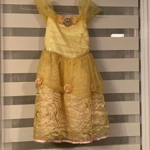 Belle costume